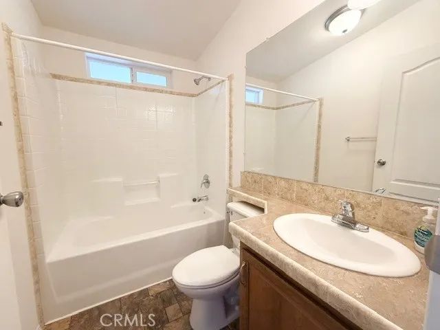 3850 Atlantic 207, Highland, CA 92346