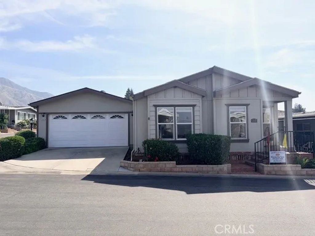 3850 Atlantic 207, Highland, CA 92346