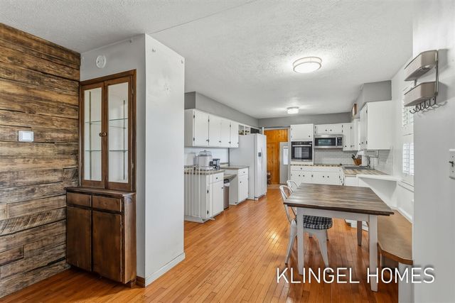 7160 96th Avenue, Zeeland, MI 49464