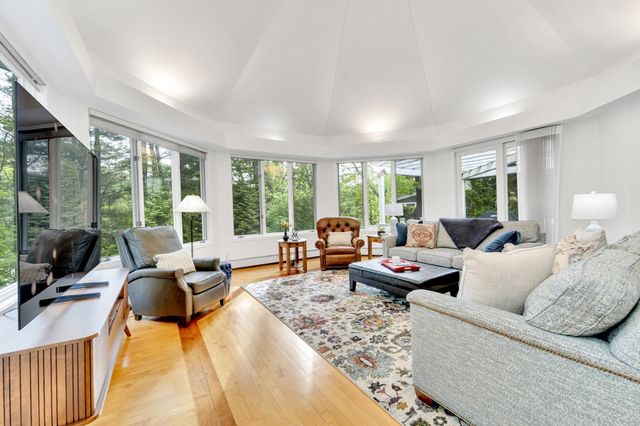 43 Country Club Way, Ipswich, MA 01938