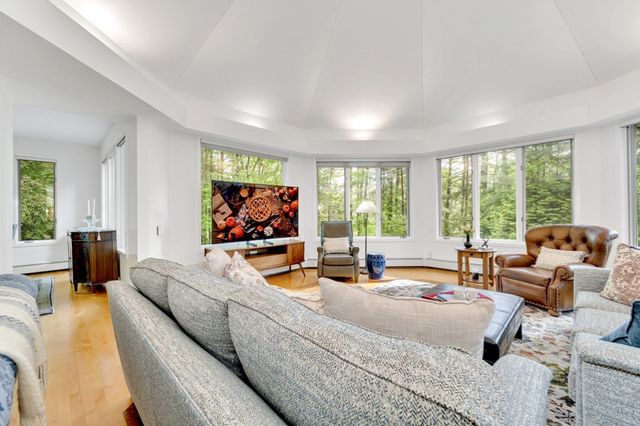 43 Country Club Way, Ipswich, MA 01938