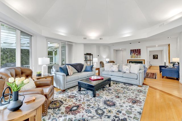 43 Country Club Way, Ipswich, MA 01938