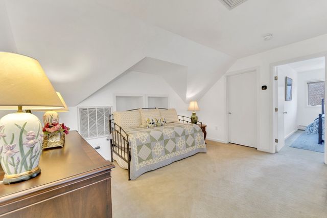 43 Country Club Way, Ipswich, MA 01938