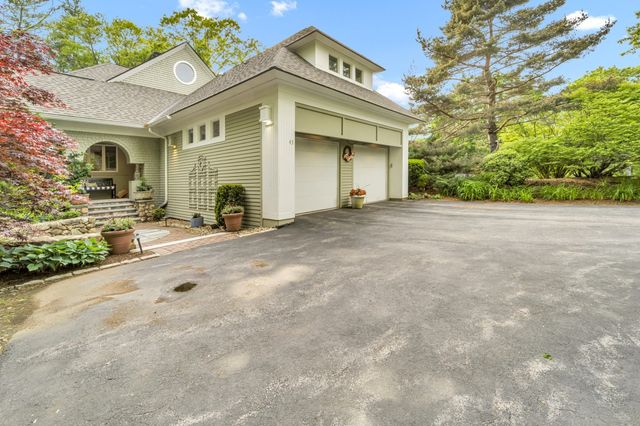 43 Country Club Way, Ipswich, MA 01938