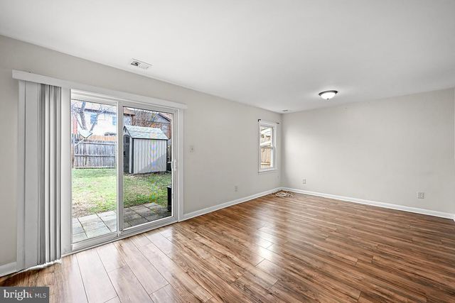 124 MARLOW ST SW, Leesburg, VA 20175