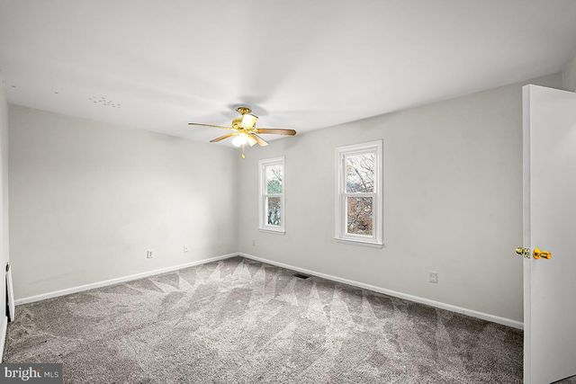 124 MARLOW ST SW, Leesburg, VA 20175