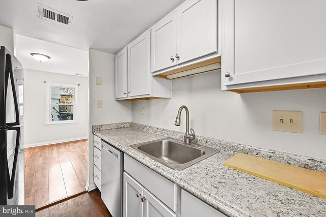 124 MARLOW ST SW, Leesburg, VA 20175