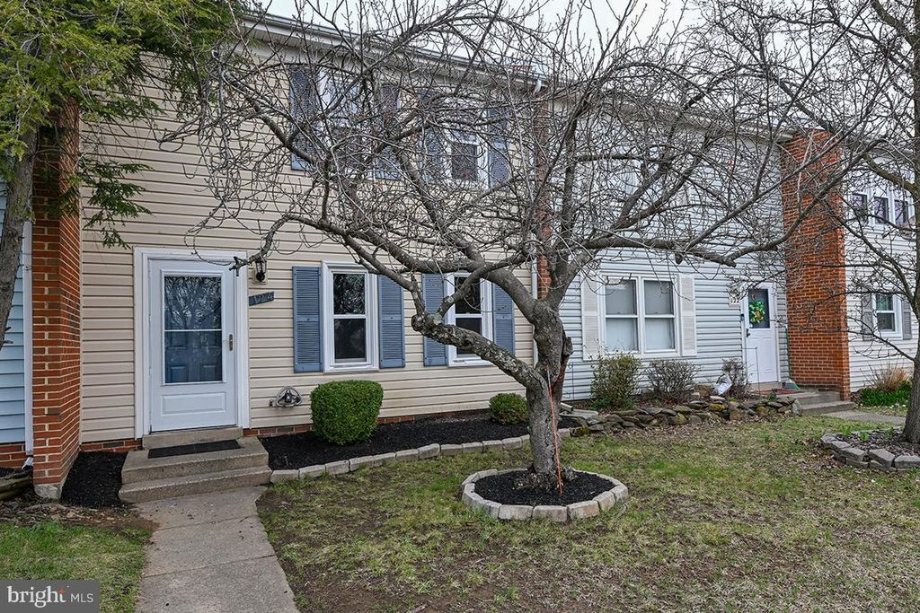 124 MARLOW ST SW, Leesburg, VA 20175