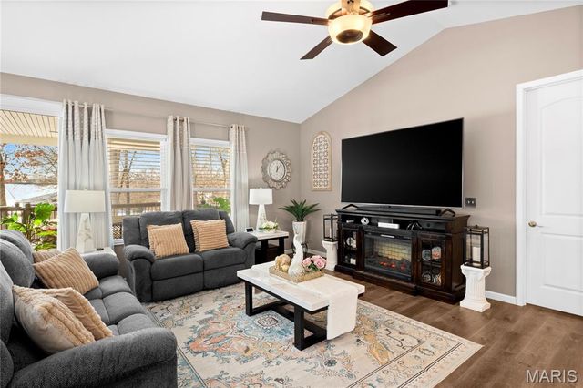 8009 TAHOE RIDGE Lane, Caseyville, IL 62232