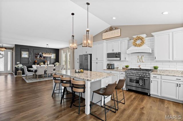 8009 TAHOE RIDGE Lane, Caseyville, IL 62232