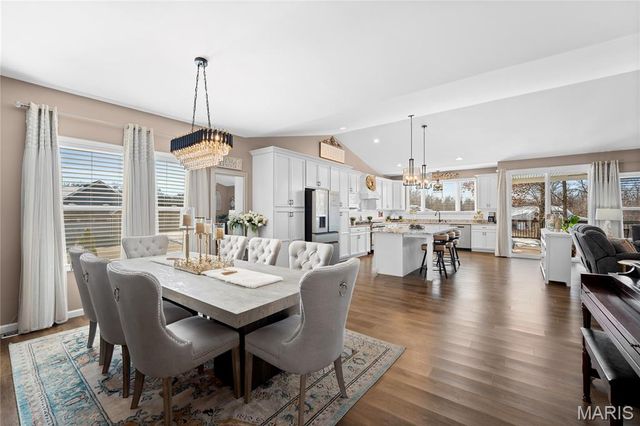 8009 TAHOE RIDGE Lane, Caseyville, IL 62232