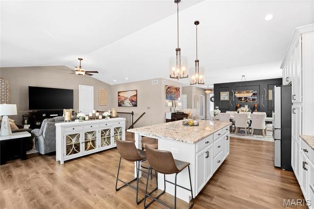 8009 TAHOE RIDGE Lane, Caseyville, IL 62232