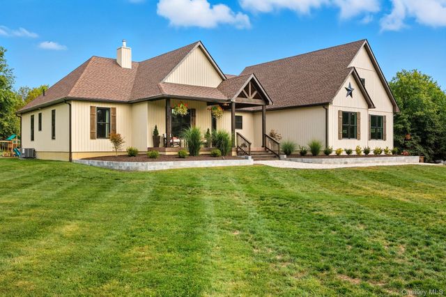 11 Knolls Road, Wallkill, NY 12589