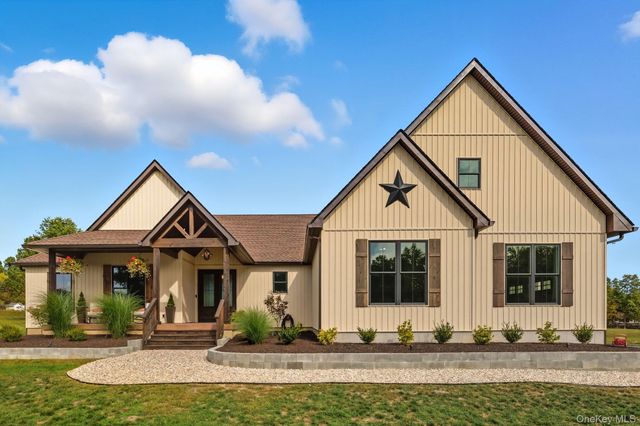 11 Knolls Road, Wallkill, NY 12589