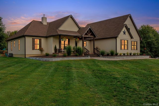 11 Knolls Road, Wallkill, NY 12589