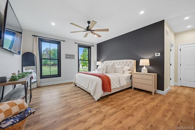 11 Knolls Road, Wallkill, NY 12589