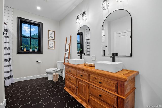 11 Knolls Road, Wallkill, NY 12589