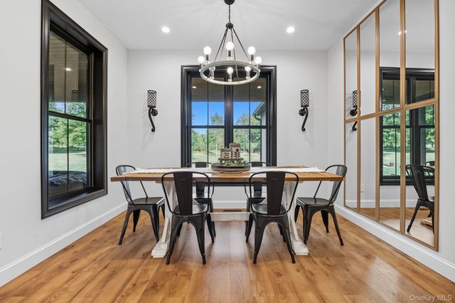 11 Knolls Road, Wallkill, NY 12589