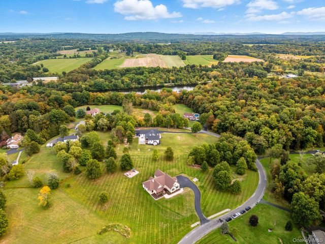 11 Knolls Road, Wallkill, NY 12589