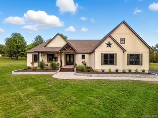 11 Knolls Road, Wallkill, NY 12589