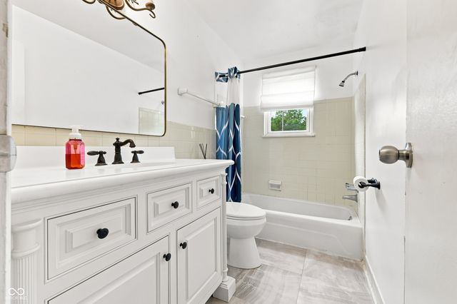 3042 Lake Shore Drive D, Indianapolis, IN 46205