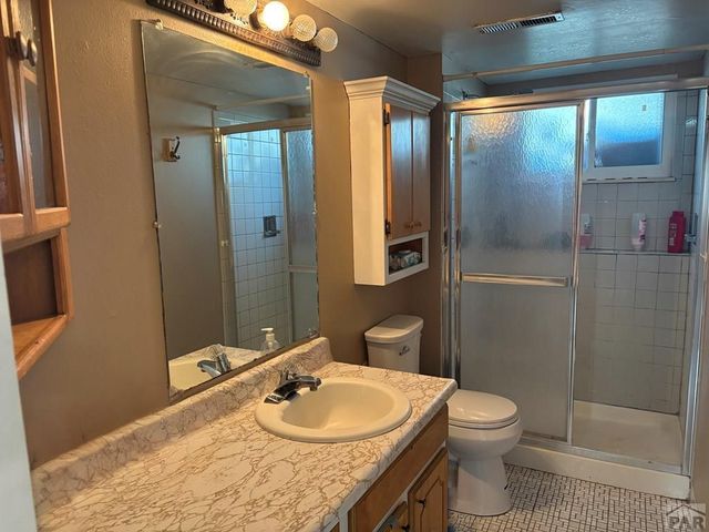 1817 E 18th St, Pueblo, CO 81001