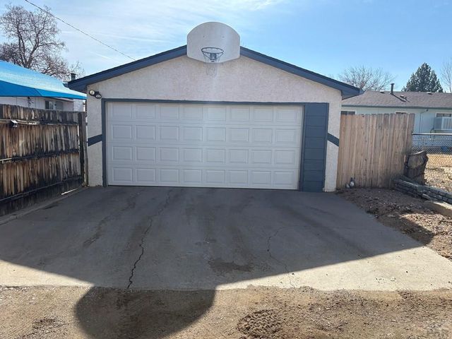 1817 E 18th St, Pueblo, CO 81001