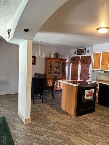 1817 E 18th St, Pueblo, CO 81001