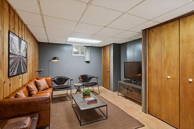 5157 Vincent Avenue N, Minneapolis, MN 55430