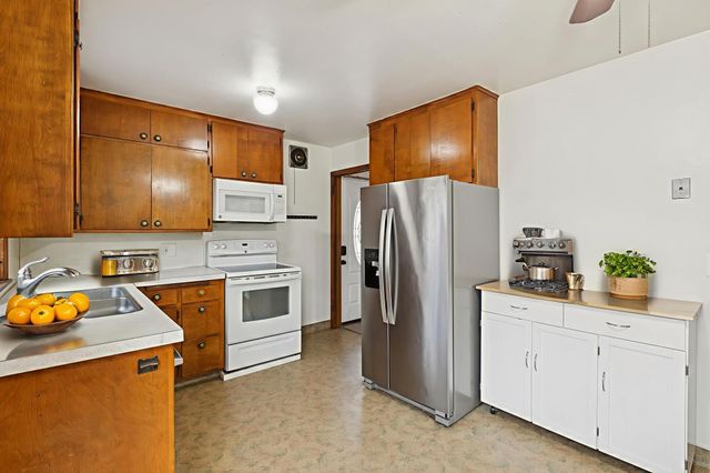 5157 Vincent Avenue N, Minneapolis, MN 55430