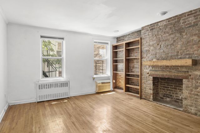 323 E 21st St Apt 4M, New York City, NY 10010