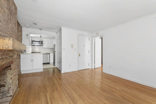 323 E 21st St Apt 4M, New York City, NY 10010