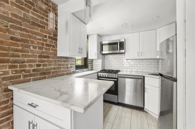 323 E 21st St Apt 4M, New York City, NY 10010