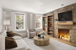 323 E 21st St Apt 4M, New York City, NY 10010