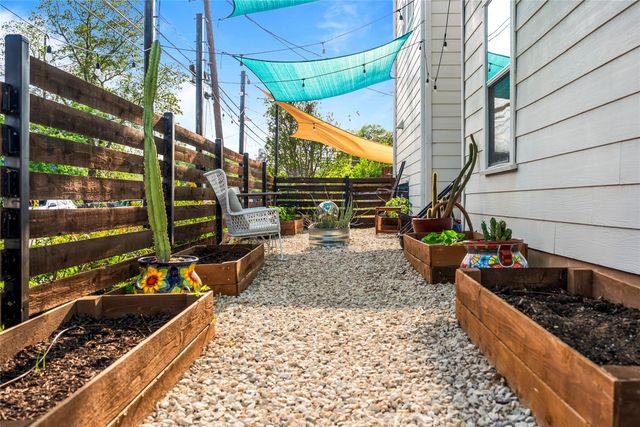 1600 Maple Ave 1, Austin, TX 78702