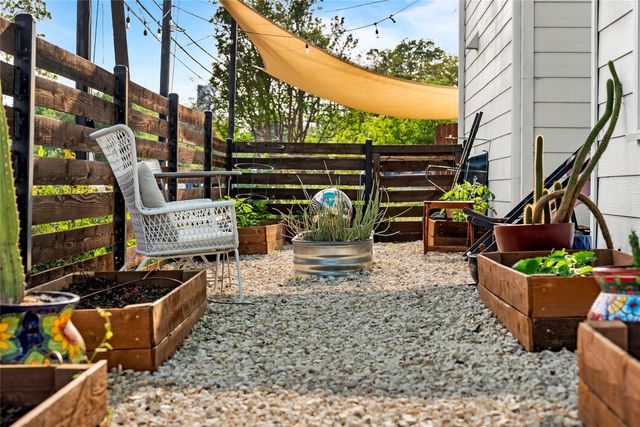 1600 Maple Ave 1, Austin, TX 78702