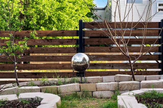 1600 Maple Ave 1, Austin, TX 78702