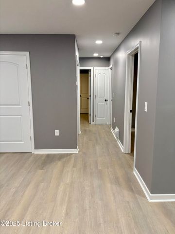 2936 Garey Ln, Louisville, KY 40216