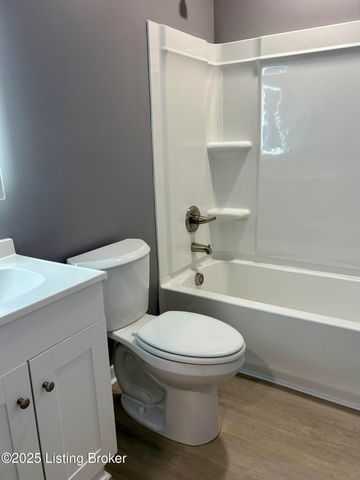 2936 Garey Ln, Louisville, KY 40216