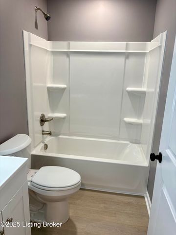 2936 Garey Ln, Louisville, KY 40216