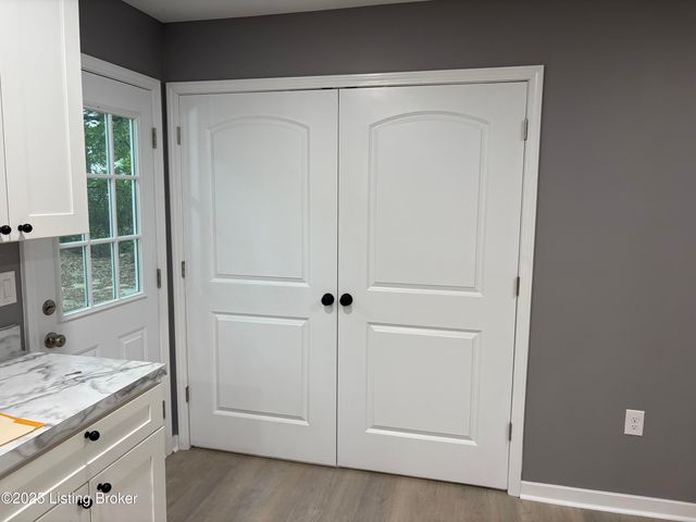 2936 Garey Ln, Louisville, KY 40216