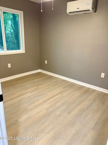 2936 Garey Ln, Louisville, KY 40216