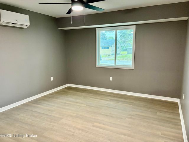 2936 Garey Ln, Louisville, KY 40216