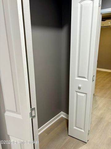 2936 Garey Ln, Louisville, KY 40216