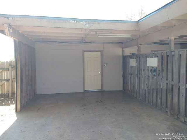 359 Waxwood Ln, San Antonio, TX 78216