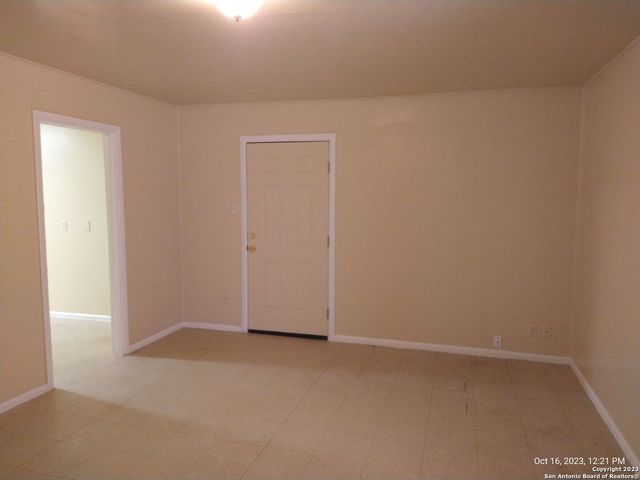 359 Waxwood Ln, San Antonio, TX 78216