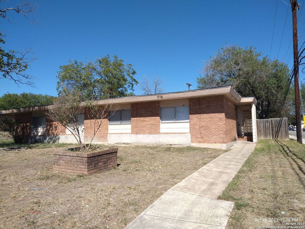 359 Waxwood Ln, San Antonio, TX 78216