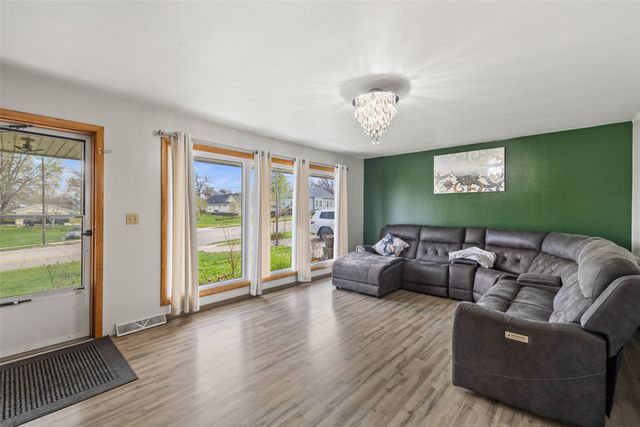 420 W Mclane Street, Osceola, IA 50213