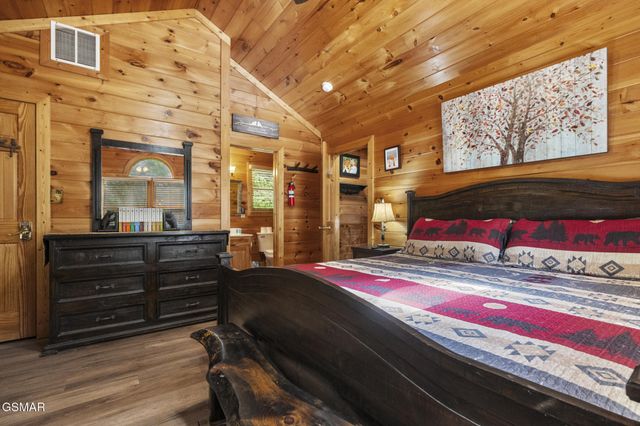 4275 Parkside Village Drive, Sevierville, TN 37862