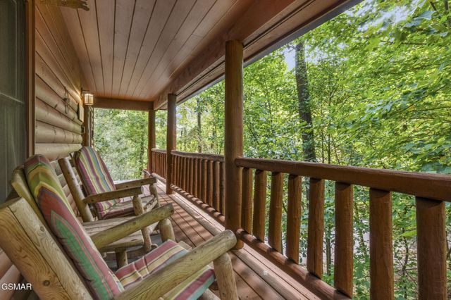 4275 Parkside Village Drive, Sevierville, TN 37862